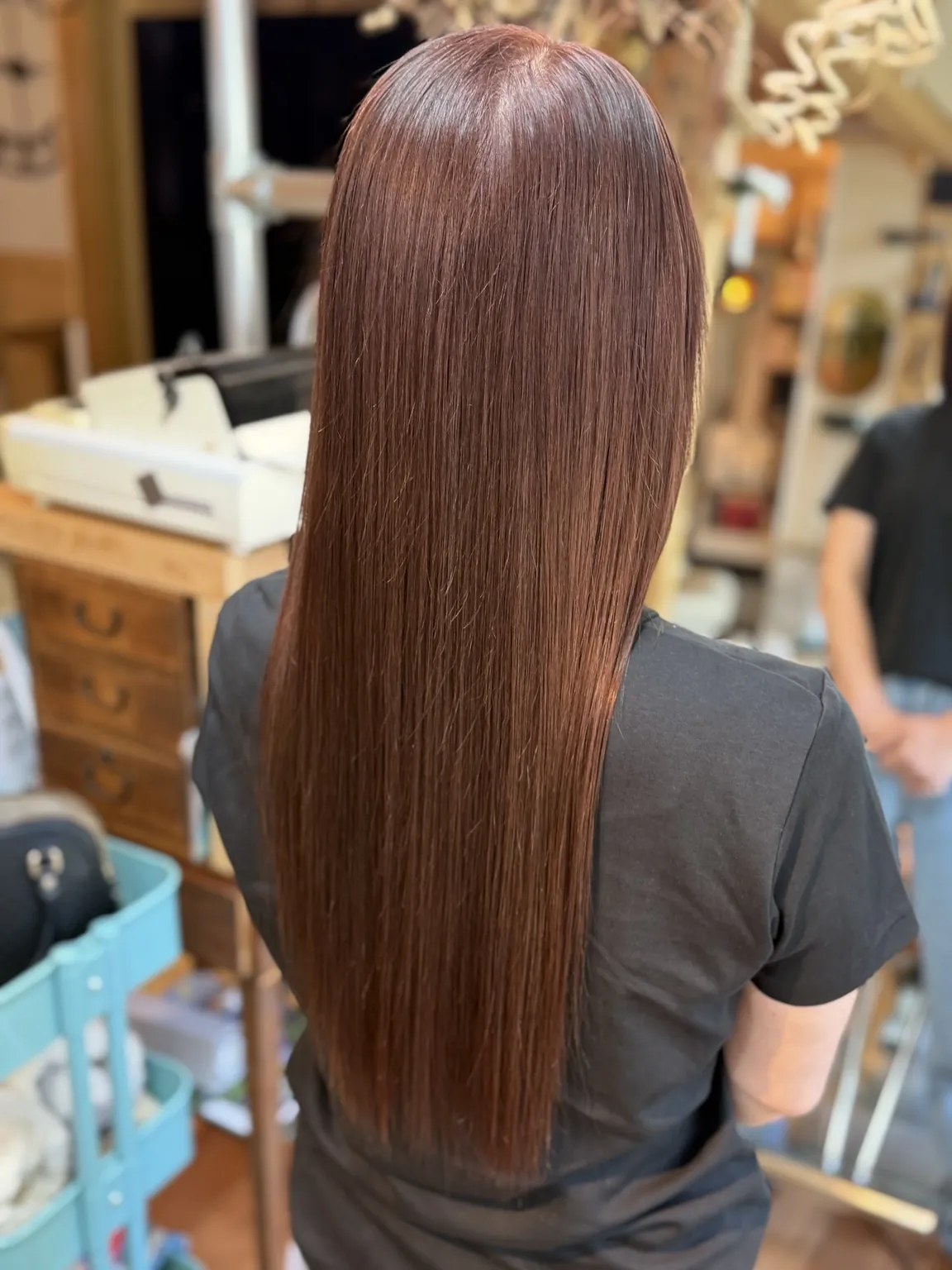 毎月のメンテナンスを重ねた、毛先までツヤのあるロングヘア